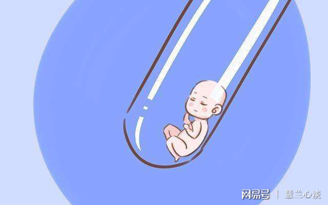 刚出生的宝宝